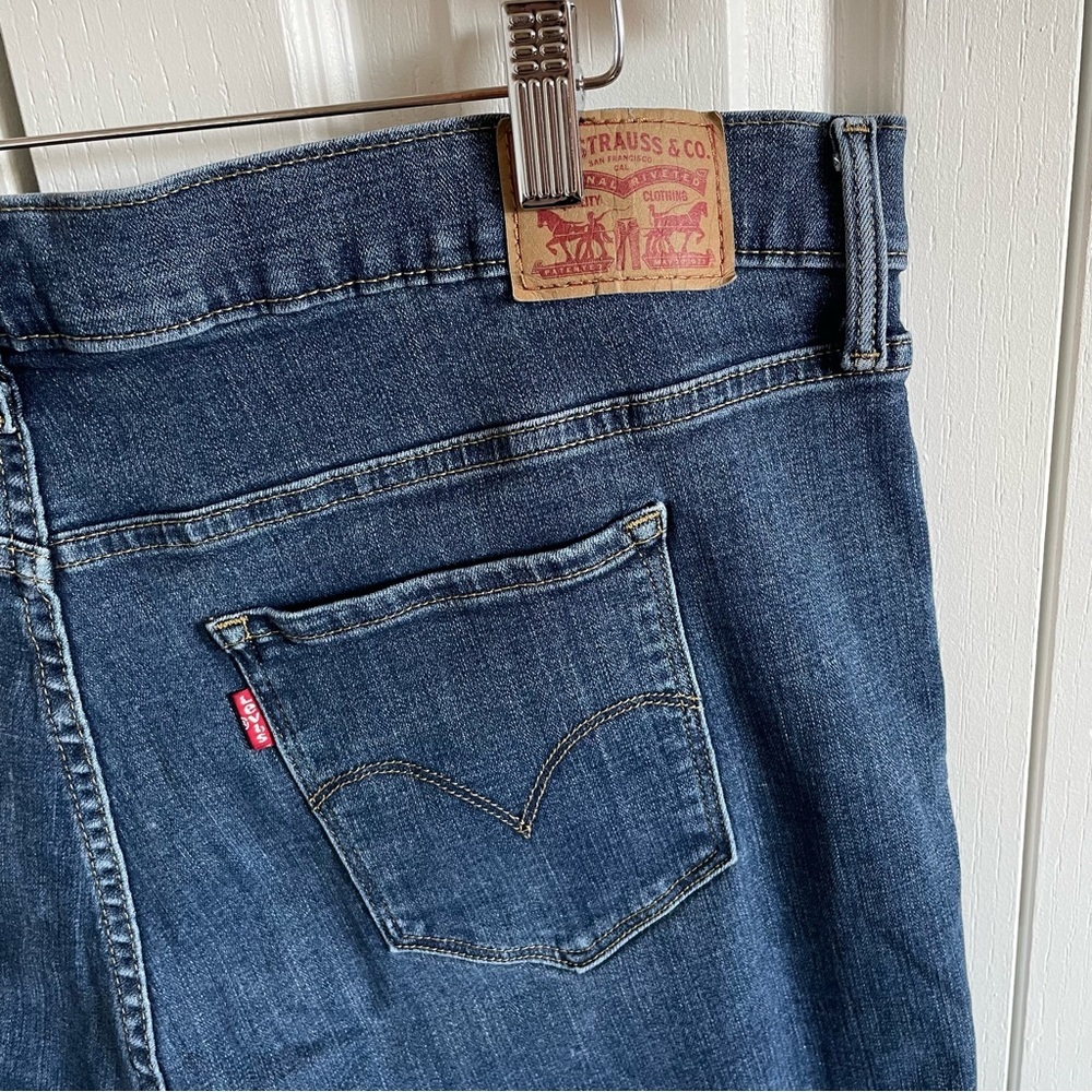 Levi’s 311 Shaping Skinny Capri Pants Women’s Plus Size 20W Blue Med Wash Cuffed - Picture 6 of 13